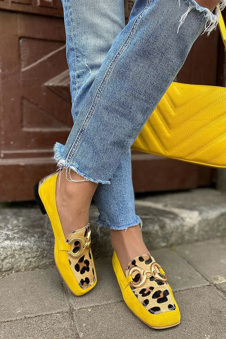 Diana | Mocasines casual con acabado metálico y costuras con estampado de leopardo