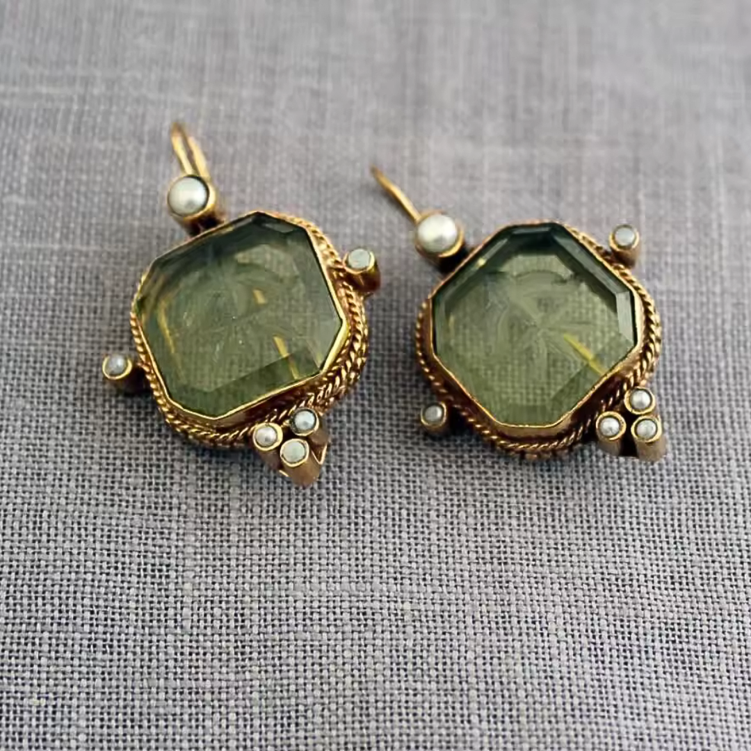 Maeble™ | Pendientes vintage con piedra verde y perla